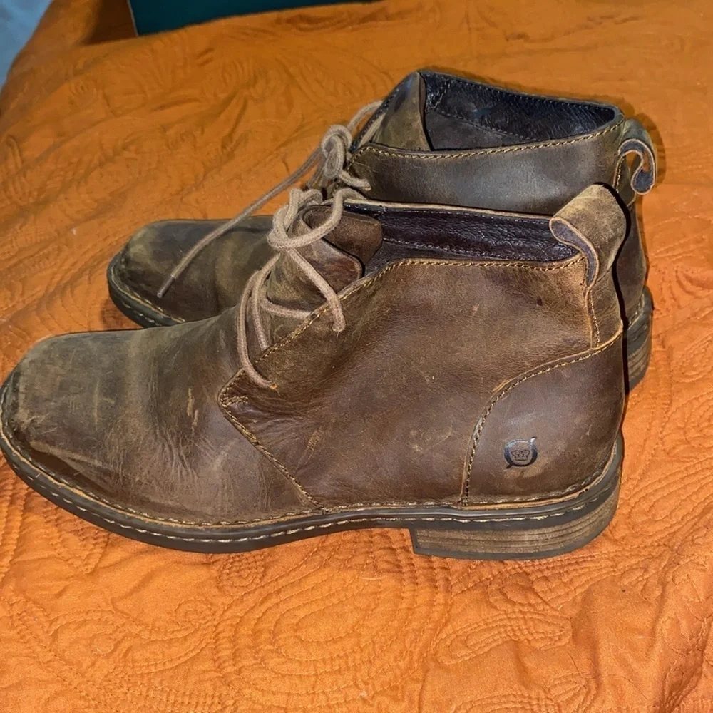 BORN men’s HENRICK Chukka Leather Boots sz 8M PERFECT